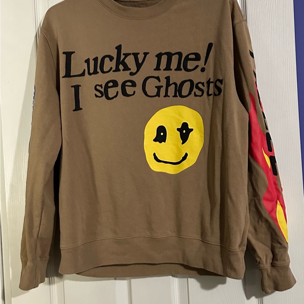 Lucky Me I See Ghosts Smiley Face Rap Hip Hop Sweatshirt size Medium.